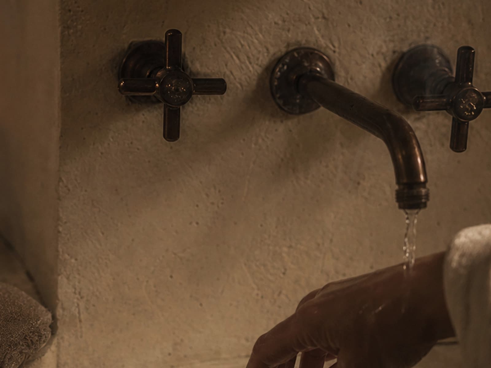 Breathing With Your Hands In Water